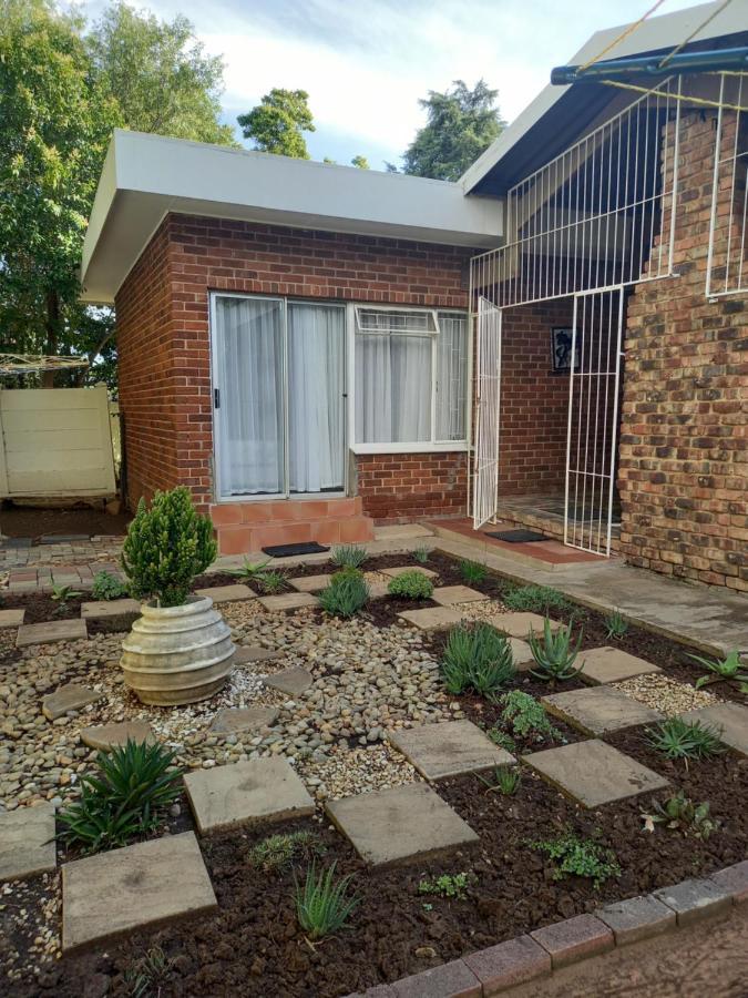 Gastehuis 17 Bloemfontein Buitenkant foto