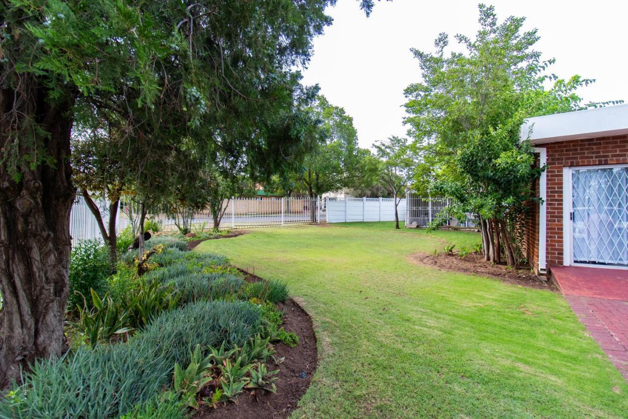 Gastehuis 17 Bloemfontein Buitenkant foto